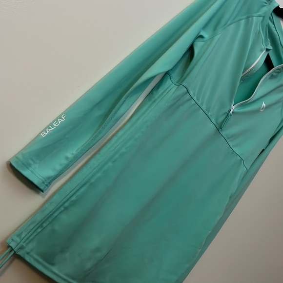 BALEAF swim long sleeve rash guard size M - Picture 3 of 4